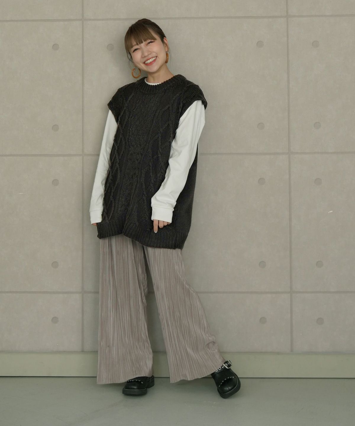 ニットベスト ケーブル編み JS×momo.yokko