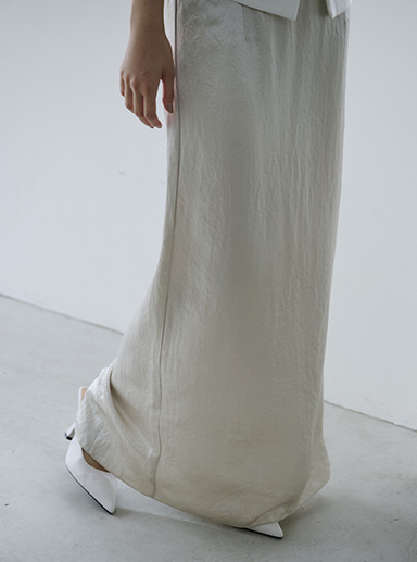 vest pullover & acetate satin skirt