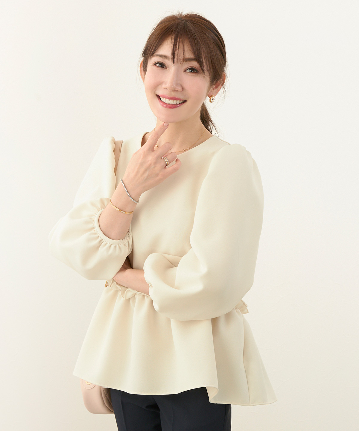 パフスリーブ 8分袖 ペプラム ブラウス Liala×PG
