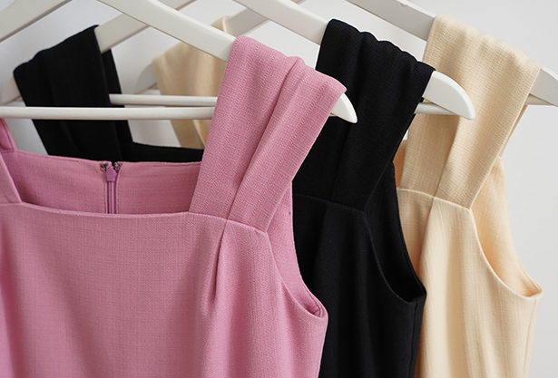 スクエアネック ショルダー タック ワンピース Liala×PG