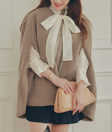 もこもこ ボア ポンチョ Liala×PG