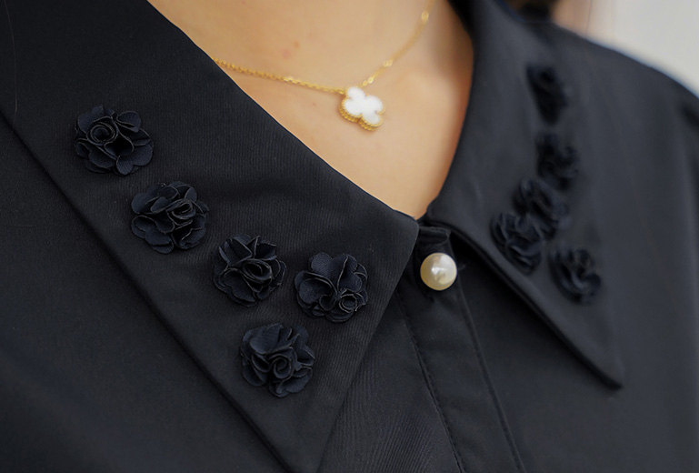 愛らしいローズのアクセント