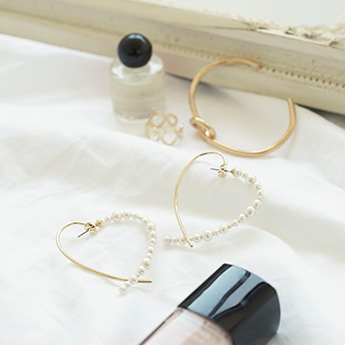 クリスタル フローラル ピアス