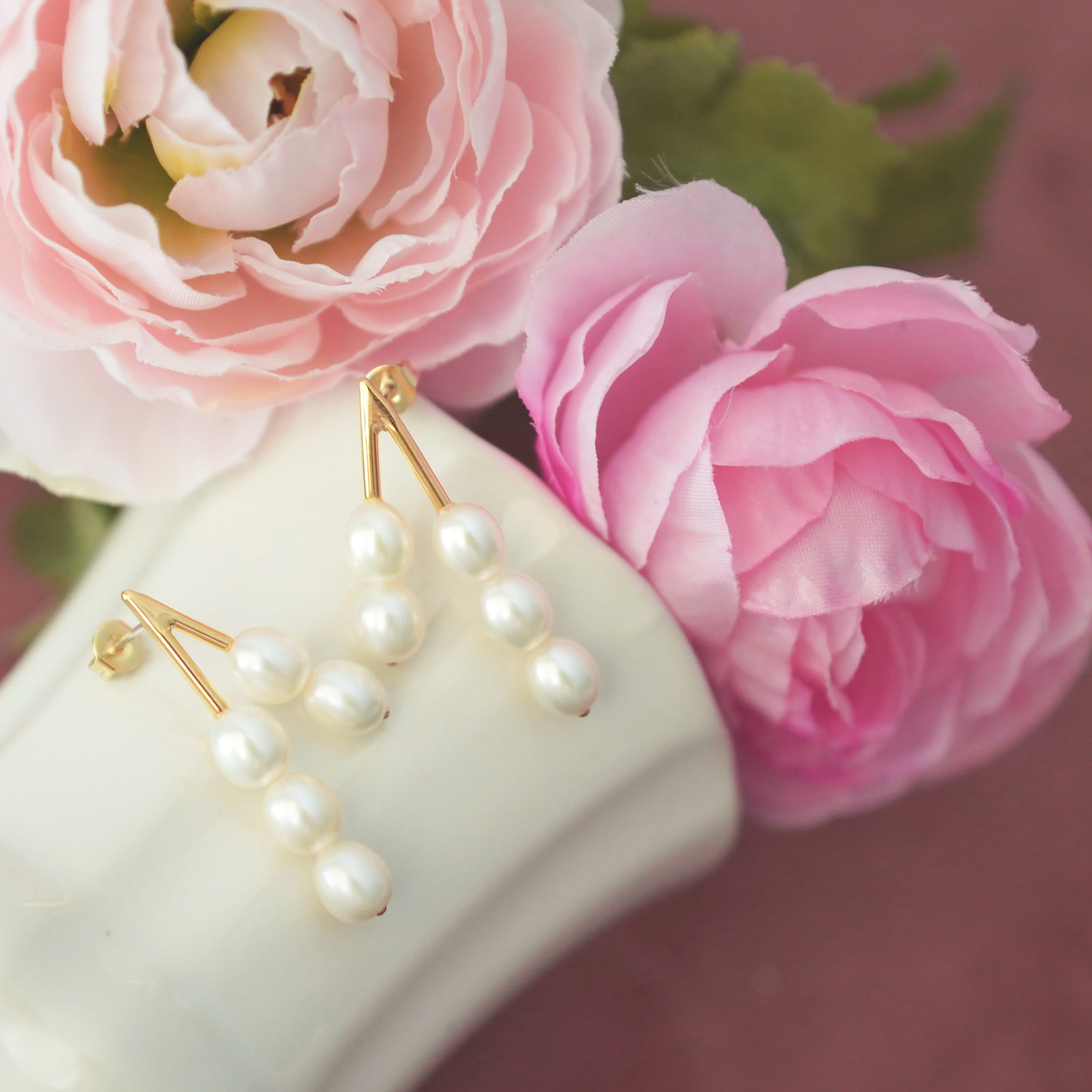パール V ピアス イヤリング